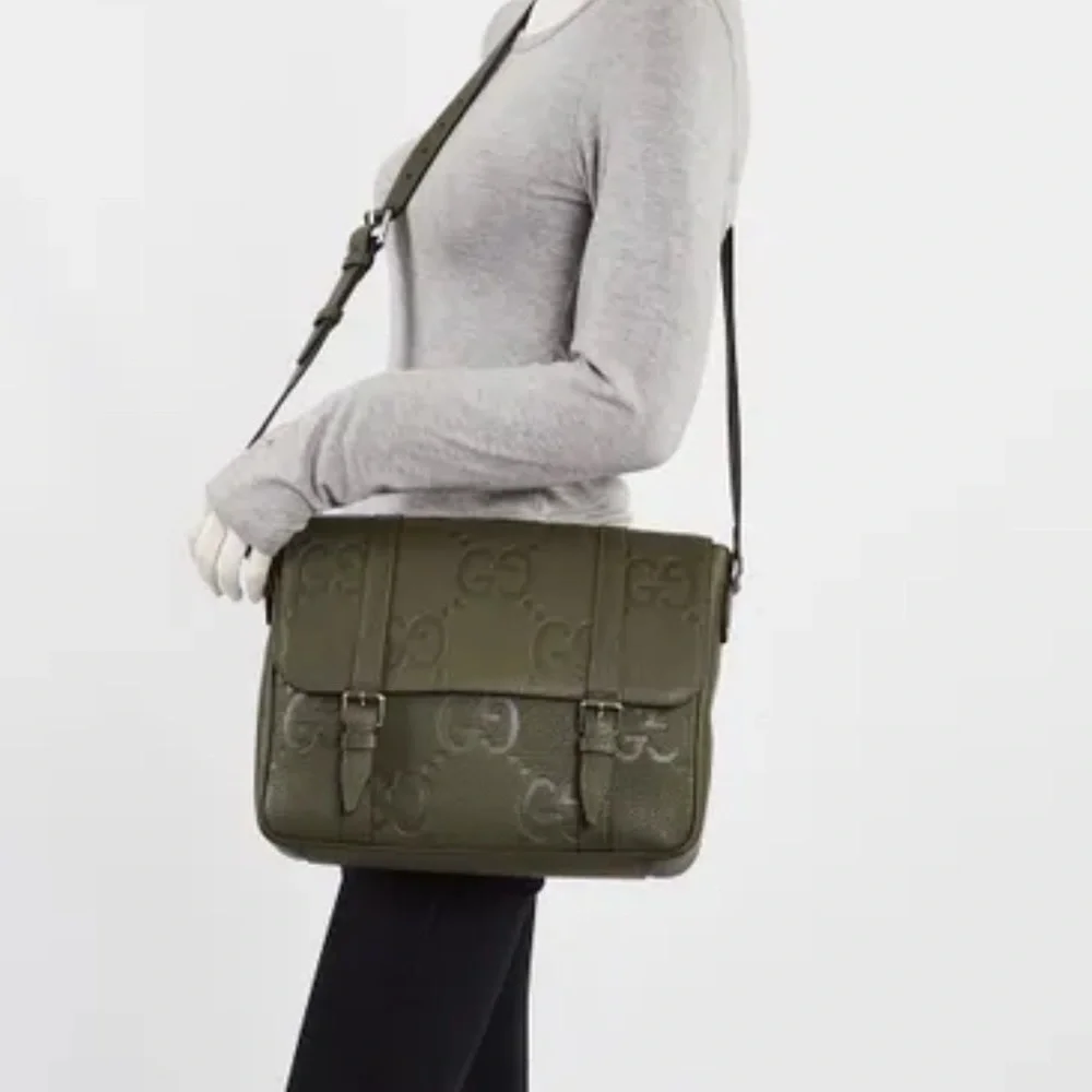 Green Jumbo GG Embossed Leather Medium Flap Messenger Bag used  photo shoot - Picture 2 of 10